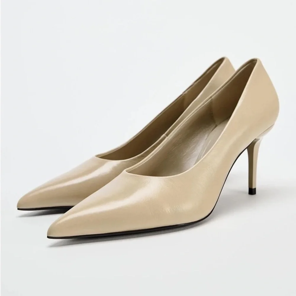 NWT. Zara Beige Leather Stiletto Heels. Size 6,5.